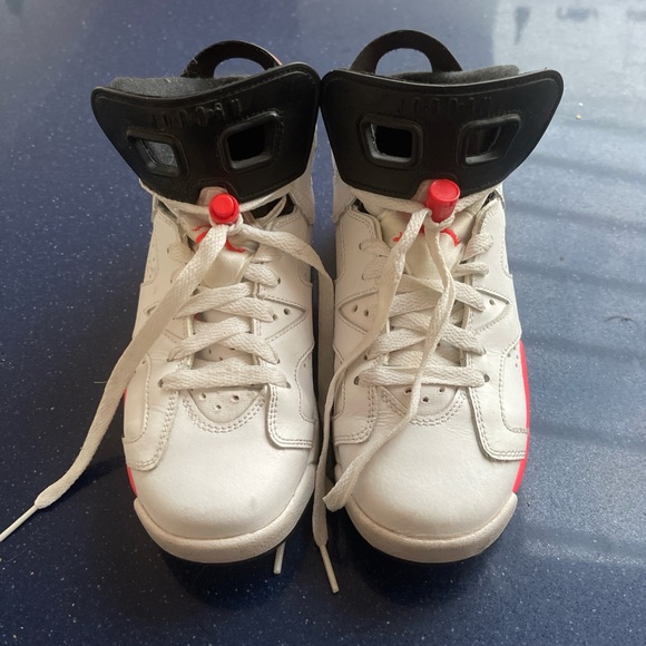 Air Jordan 6 retro white infrared sneakers - Picture 3 of 7